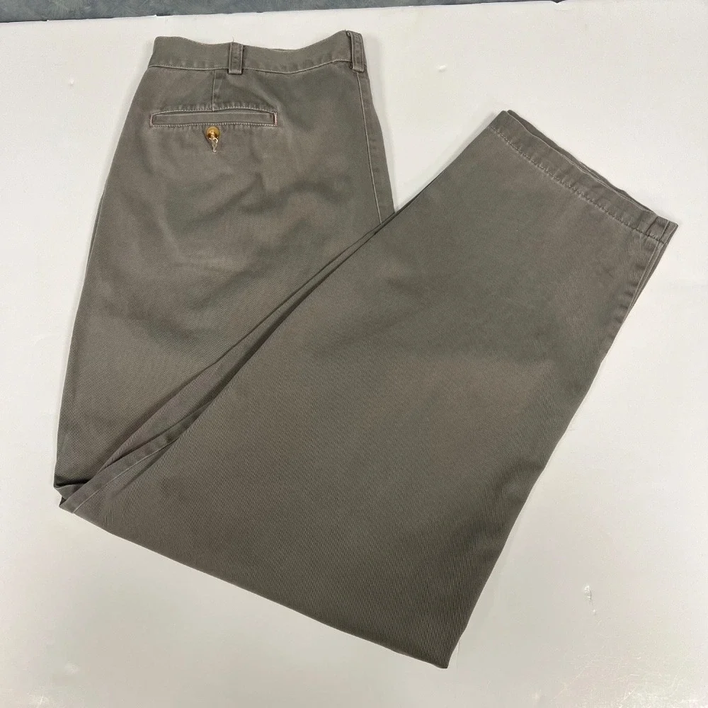 REI Pleated Khaki Pants Relaxed Fit Casual Trousers Sz 38 (measuring‎ 36